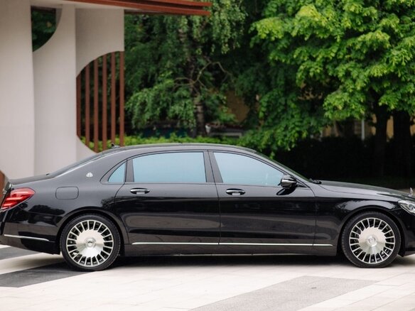 2018 Mercedes-Benz Maybach S-Класс 560 I (X222) Рестайлинг, чёрный, 5250000 рублей - вид 2