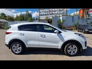 2017 Kia Sportage IV, белый, 1680000 рублей, вид 3