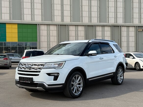 2018 Ford Explorer V Рестайлинг, белый, 3150000 рублей