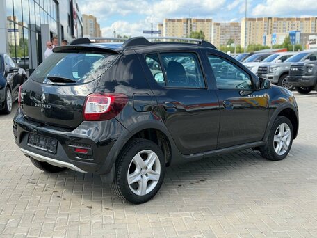 2017 Renault Sandero Stepway II, чёрный, 950000 рублей, вид 4