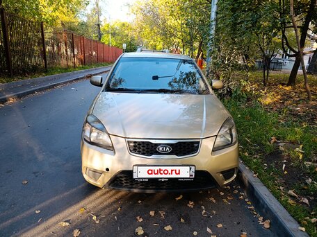 2010 Kia Rio II Рестайлинг, бежевый, 470000 рублей, вид 3