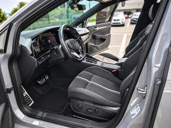 2023 Volkswagen Golf VIII, серый, 1800002 рублей - вид 13