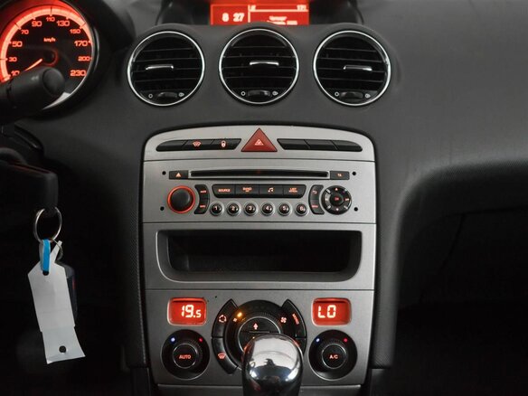 2013 Peugeot 408 I, красный, 539000 рублей - вид 10