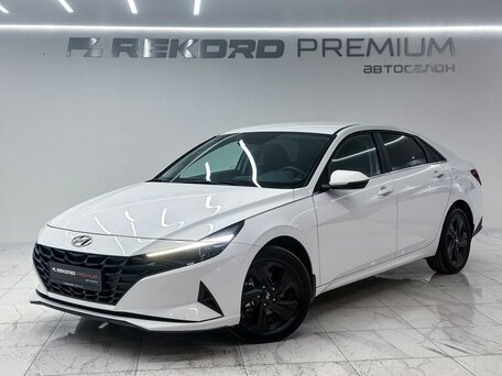 Hyundai Elantra VII (CN7)