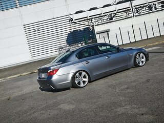 2004 BMW 5 серии 520i V (E60/E61), серый, 900000 рублей, вид 5
