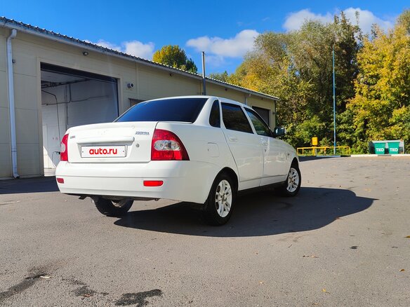 2009 Lada (ВАЗ) Priora I, белый, 200000 рублей - вид 2