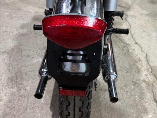 2001 Kawasaki W 650, серебристый - вид 3