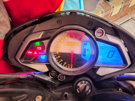 2017 Bajaj Pulsar NS 200, серый, 275000 рублей, вид 4