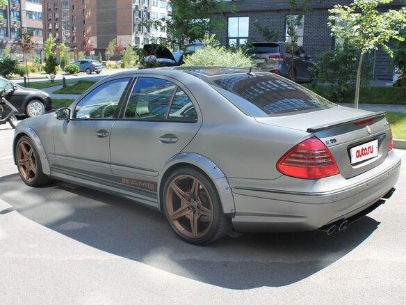 2003 Mercedes-Benz E-Класс AMG 55 AMG III (W211, S211), серебристый, 2100000 рублей - вид 10
