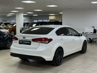 2018 Kia Cerato III Рестайлинг (Classic), белый, 1050000 рублей, вид 5