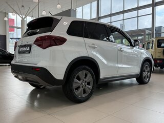 2025 Suzuki Vitara II Рестайлинг, белый, 4090000 рублей, вид 3
