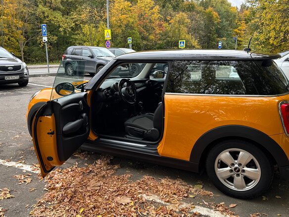2018 Mini Hatch Cooper III (F55/F56), жёлтый, 1800000 рублей - вид 10