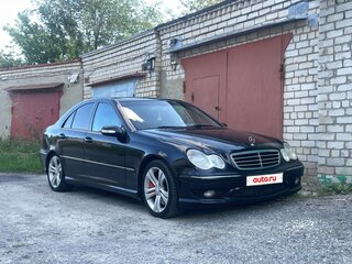 2005 Mercedes-Benz C-Класс 230 II (W203) Рестайлинг, чёрный, 700000 рублей, вид 3