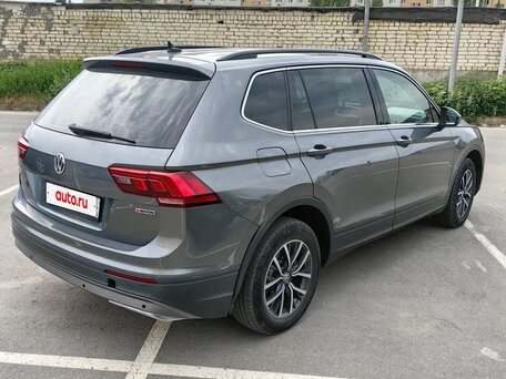 2019 Volkswagen Tiguan Allspace II, серый, 2390000 рублей, вид 4