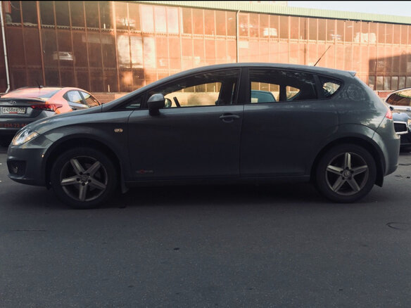 2012 SEAT Leon II Рестайлинг, серый, 650000 рублей - вид 1