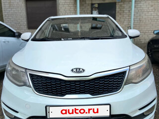 2016 Kia Rio III Рестайлинг, белый, 930000 рублей, вид 1
