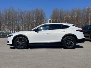 2023 Mazda CX-4 I Рестайлинг, белый, 1911000 рублей, вид 4
