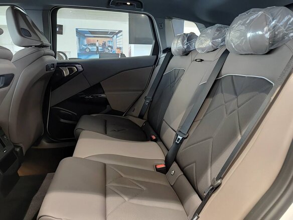 2026 BMW X3 Long 30L xDrive IV (G45/G48), белый, 7550000 рублей - вид 16
