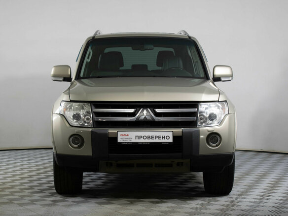 2008 Mitsubishi Pajero IV, бежевый, 1139000 рублей - вид 1