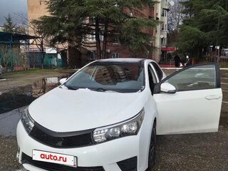 2013 Toyota Corolla XI (E160, E170, E180), белый, 960000 рублей, вид 1