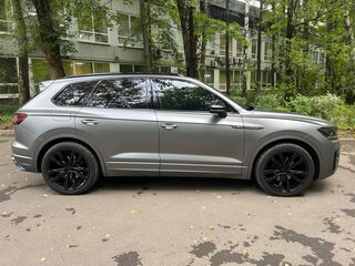 2019 Volkswagen Touareg III, серый, 4580000 рублей, вид 4
