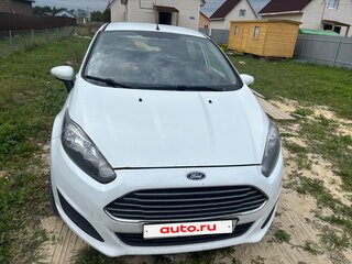 2016 Ford Fiesta Mk6 Рестайлинг, белый, 600000 рублей, вид 1