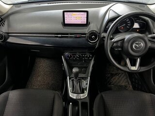 2017 Mazda Demio IV (DJ), серебристый, 1000000 рублей, вид 5