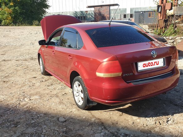 2011 Volkswagen Polo V, красный, 630000 рублей - вид 3