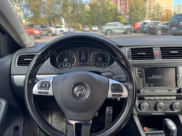 2013 Volkswagen Jetta VI, серебристый - вид 7