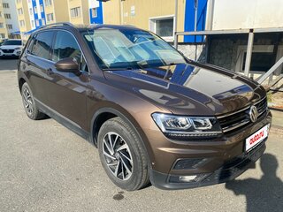 2018 Volkswagen Tiguan II, коричневый, 2500000 рублей, вид 3