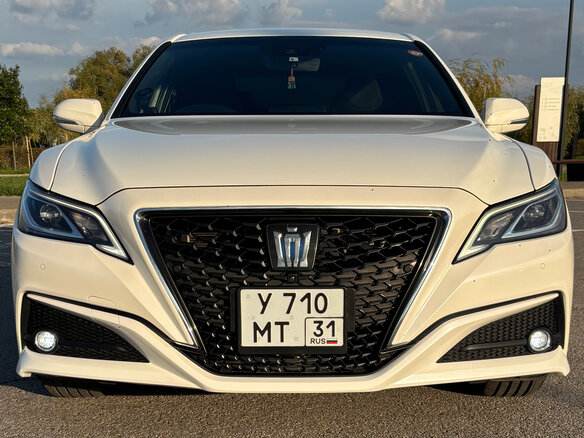 2018 Toyota Crown XV (S220), белый, 2950000 рублей