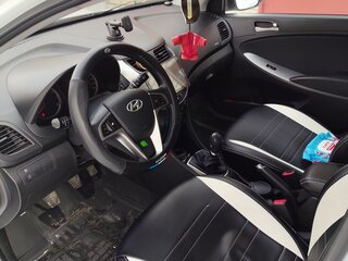 2014 Hyundai Solaris I Рестайлинг, белый, 785000 рублей, вид 5