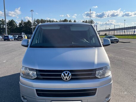 2009 Volkswagen Multivan T5 Рестайлинг, серебристый, 2590000 рублей, вид 3