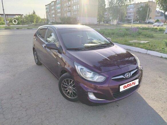2012 Hyundai Solaris I, фиолетовый, 690000 рублей - вид 2
