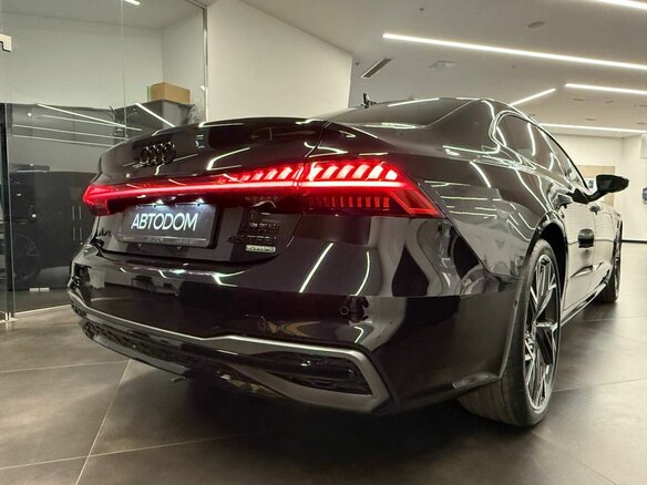2026 Audi A7 L 45 TFSI II (4K), чёрный, 7098000 рублей - вид 4