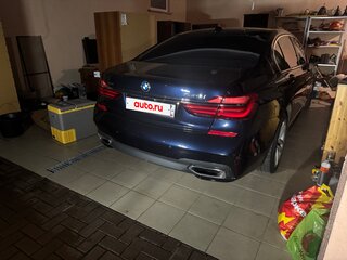 2016 BMW 7 серии Long 750Li xDrive VI (G11/G12), чёрный, 4450000 рублей, вид 4