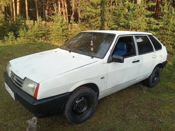 1998 Lada (ВАЗ) 2109 21093i, серебристый - вид 1