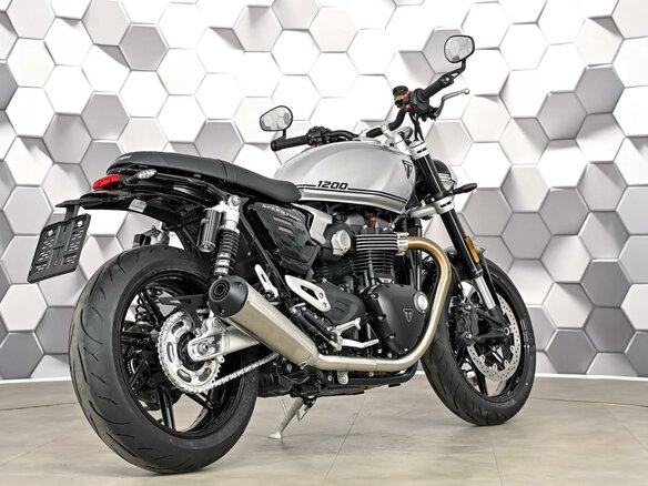 2026 Triumph Speed Twin, серебристый, 1699000 рублей - вид 6