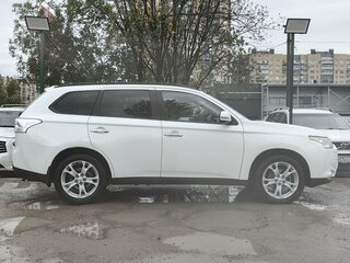 2012 Mitsubishi Outlander III, белый, 1089000 рублей, вид 4