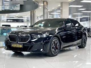 2025 BMW 5 серии 530i xDrive VIII (G60/G61/G68), чёрный, 9300000 рублей, вид 1