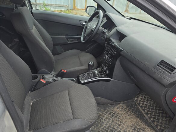2008 Opel Astra H Рестайлинг, серый, 400000 рублей - вид 4