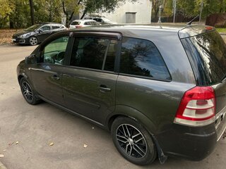 2010 Opel Zafira B Рестайлинг, серый, 530000 рублей, вид 5