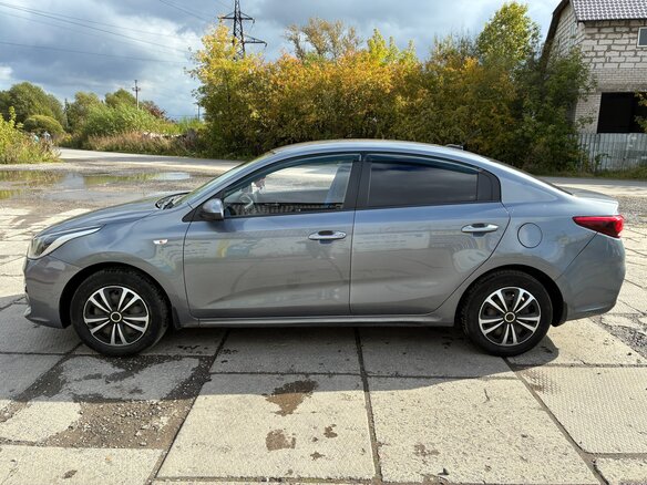 2018 Kia Rio IV, серый, 1190000 рублей - вид 6