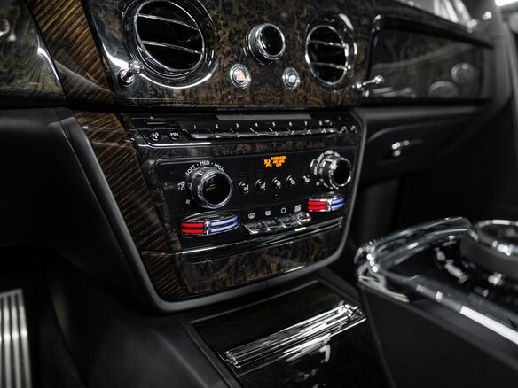 2019 Rolls-Royce Phantom VIII (Series I), белый, 37000000 рублей - вид 20
