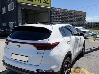 2019 Kia Sportage IV Рестайлинг, белый, 1750066 рублей, вид 3