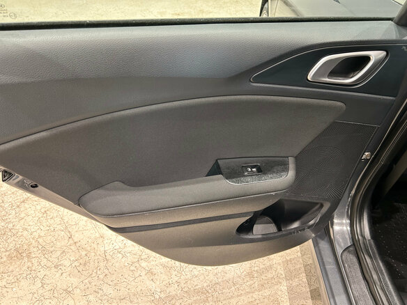 2018 Kia Ceed III, серый, 1339000 рублей - вид 10