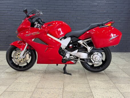 2002 Honda VFR 800, красный, 615000 рублей, вид 3