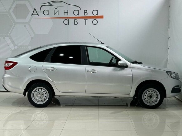 2026 Lada (ВАЗ) Granta I Рестайлинг, серебристый, 1118000 рублей - вид 3
