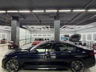 2017 BMW 5 серии M550i xDrive VII (G30/G31/G38), чёрный, 3700000 рублей, вид 4