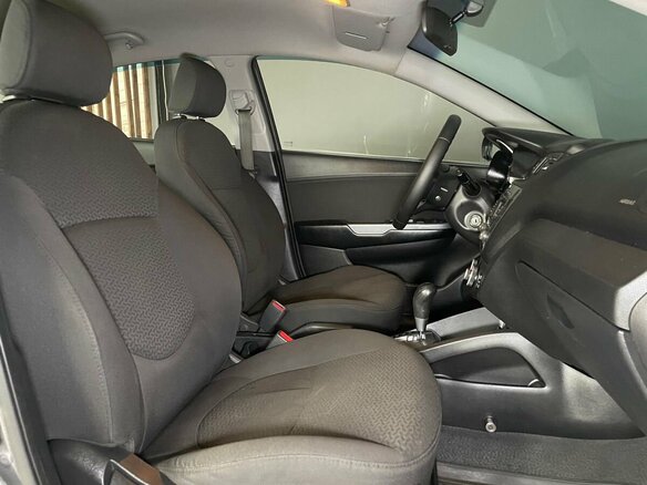 2013 Kia Rio 4-speed III, серый, 930000 рублей - вид 8